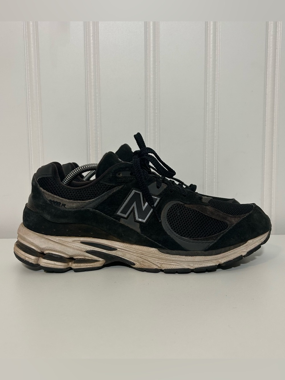 New Balance 2002r Men's Black grey White Running Sneakers